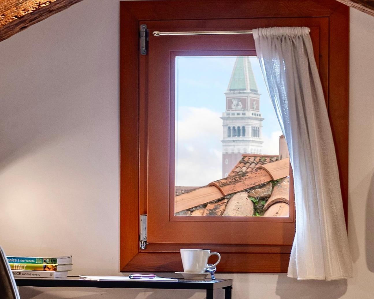 Glass House - Loft 2 Minutes To Rialto Bridge & View Венеція Екстер'єр фото